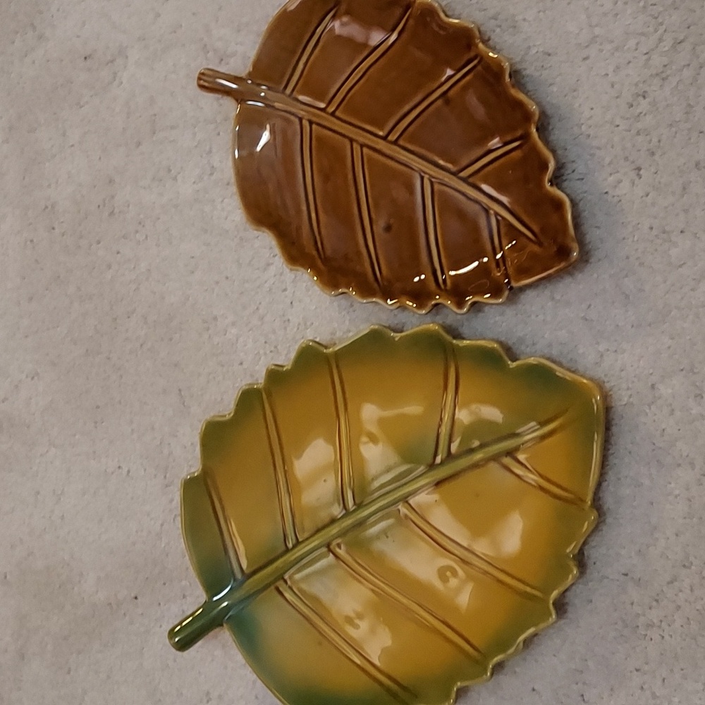 Ceramic leaf shaped (2) candy dishes